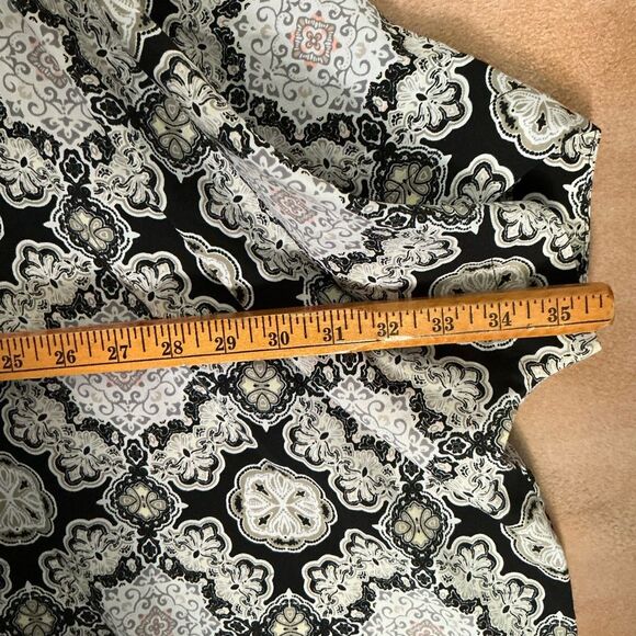 Croft & Barrow Black and White Geometric Blouse-3X - Picture 6 of 9